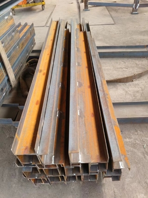 100UC PFC Galwanizowane słupki ścienne 900 mm-6000 mm