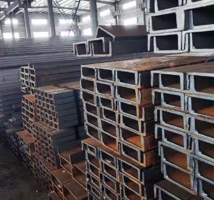 Precyzyjnie wykonana stalowa galwanizowana o profilu C doskonała w zdolności nośnej stosowana do budowy magazynów